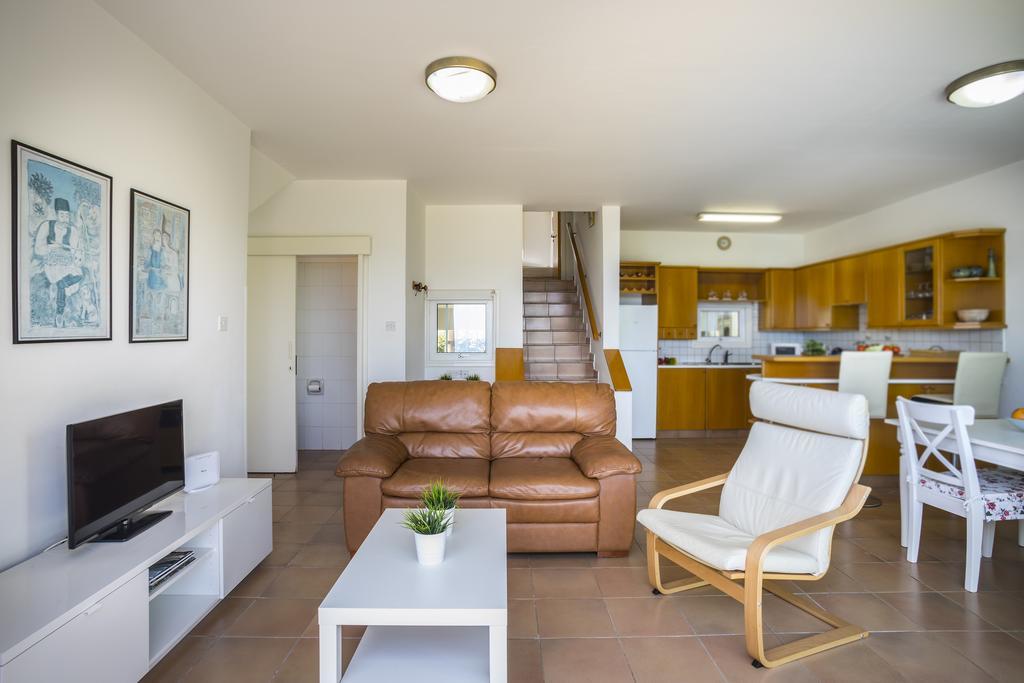 Protaras Beachfront Sirina Lina Suite Paralimni Exterior foto