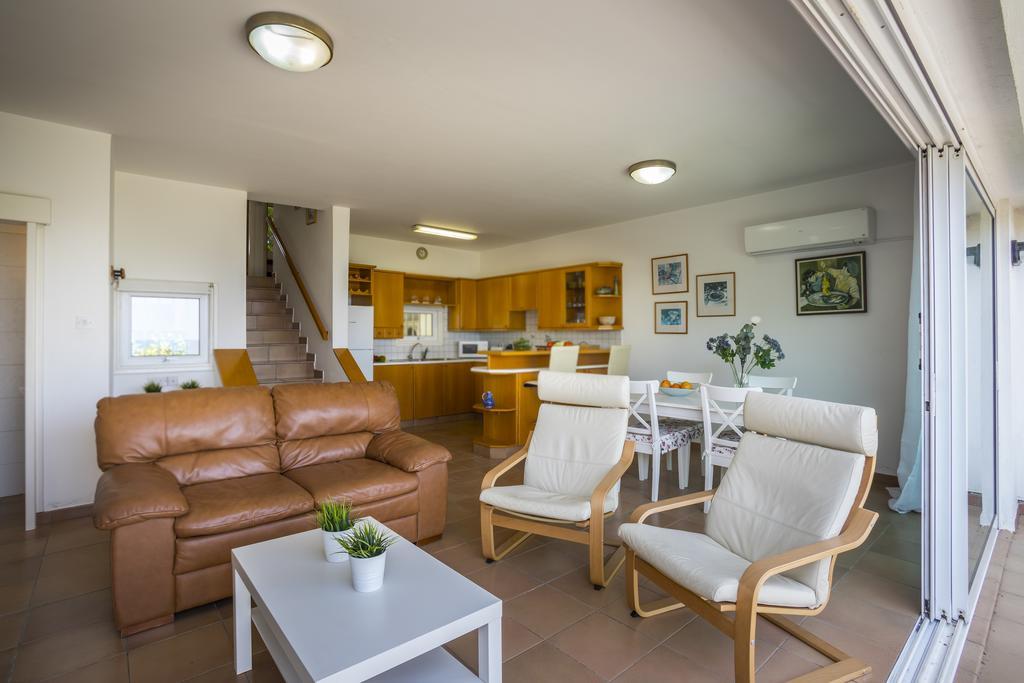 Protaras Beachfront Sirina Lina Suite Paralimni Exterior foto